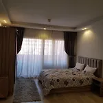 Alhambra Avenue Apartment